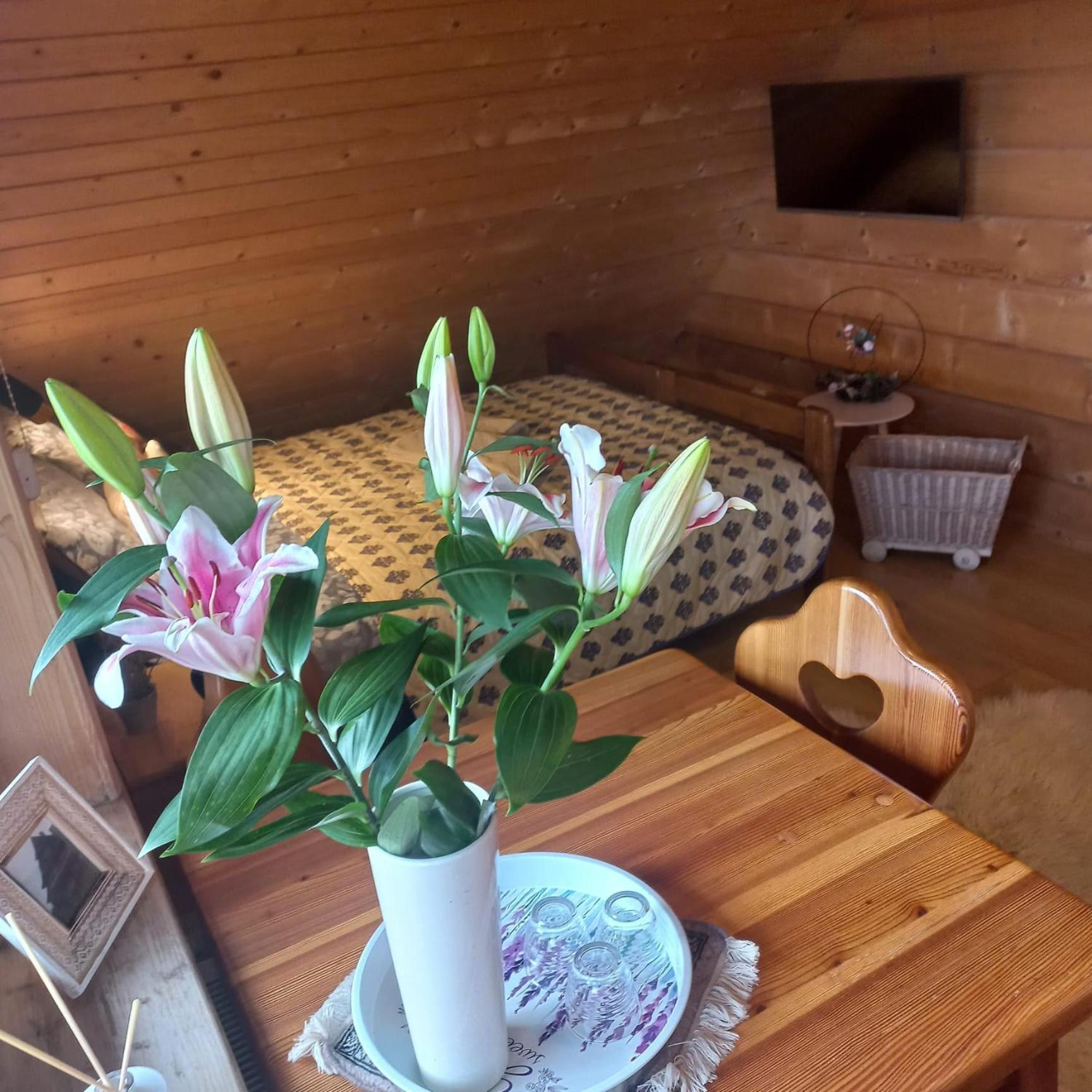 Lily Garden Bed and Breakfast Mizerna Eksteriør billede